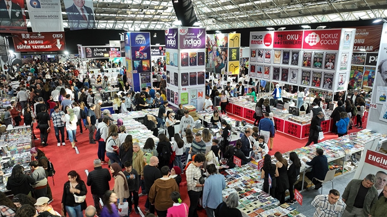 Kitap Fuarı Mevsimi Başladı Kitap Fuarı Mevsimi Başladı