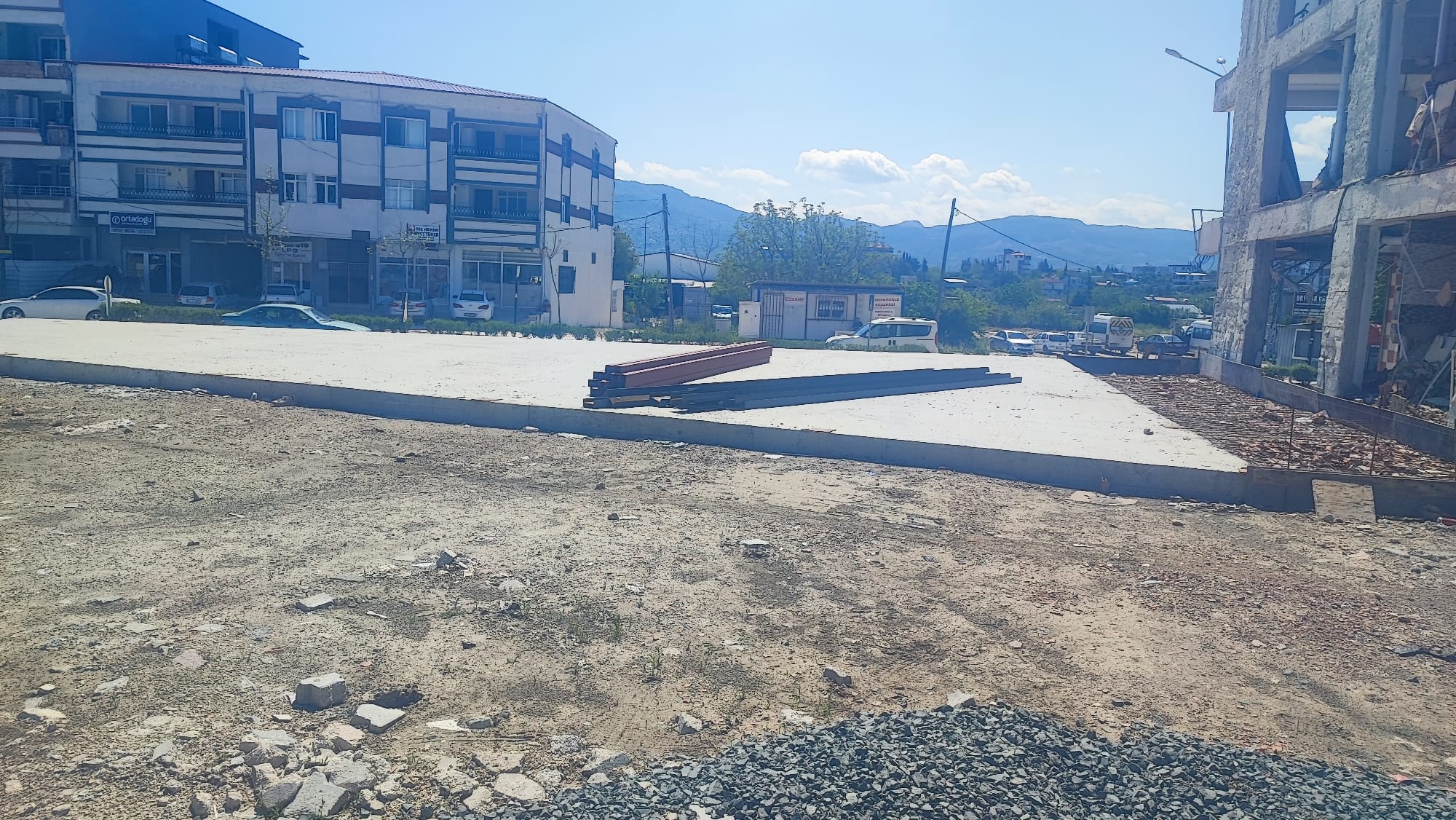 Çelik Konstrüksiyon Ruhsatına Tepki: Mahalle Sakinleri Tedirgin