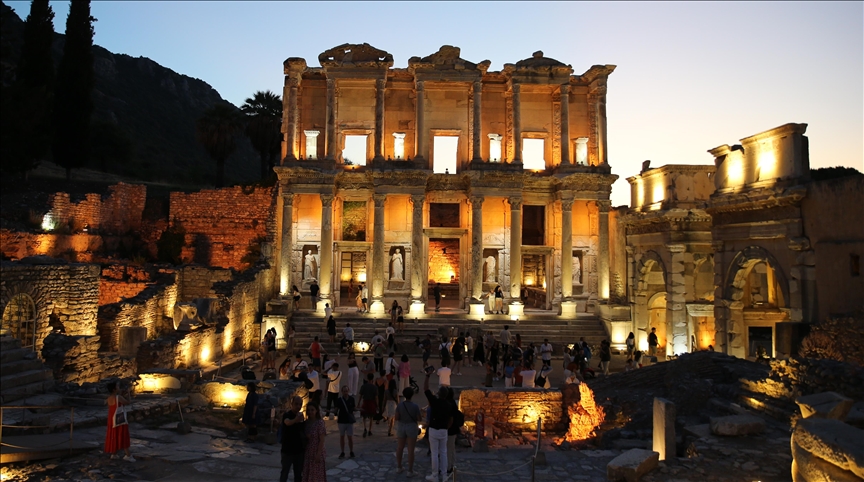 Efes Antik Kenti’nden Gece Müzeciliği Başladı!