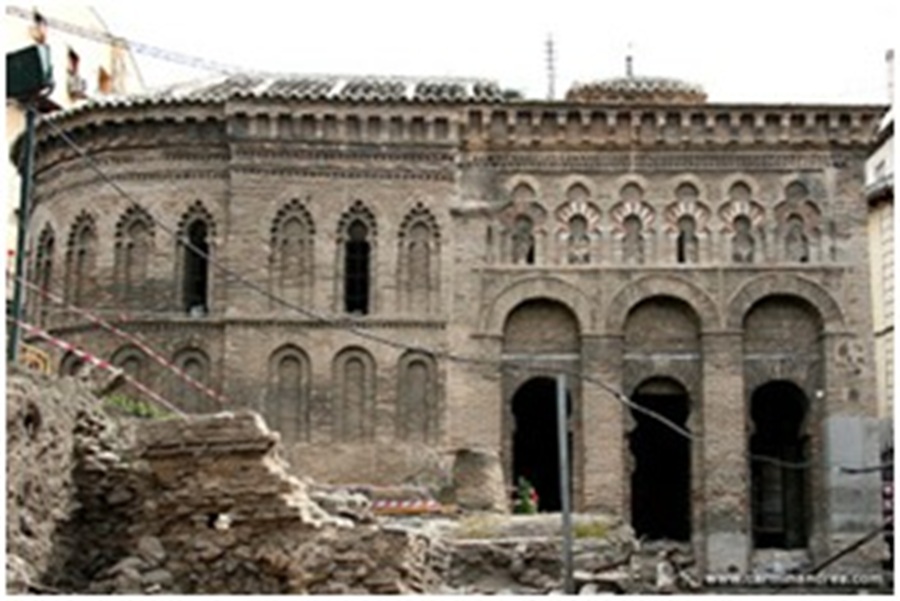 Sevilla’ya İlk Adım: Yalnızlık, Güneş ve Tarih Arasında