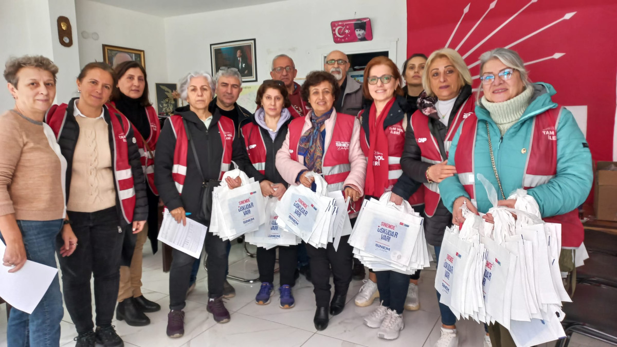 Cumhuriyet Kadınları Sahada